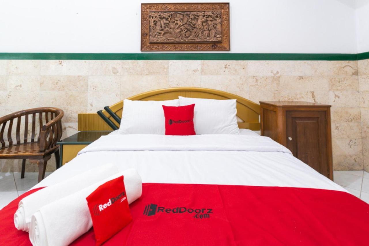 Hotel Reddoorz Syariah Near Alun Alun Magelang Bayeman Exterior foto