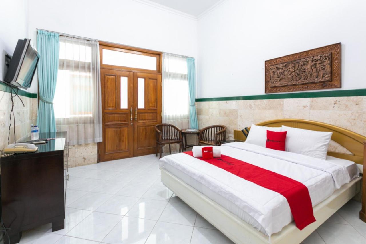 Hotel Reddoorz Syariah Near Alun Alun Magelang Bayeman Exterior foto