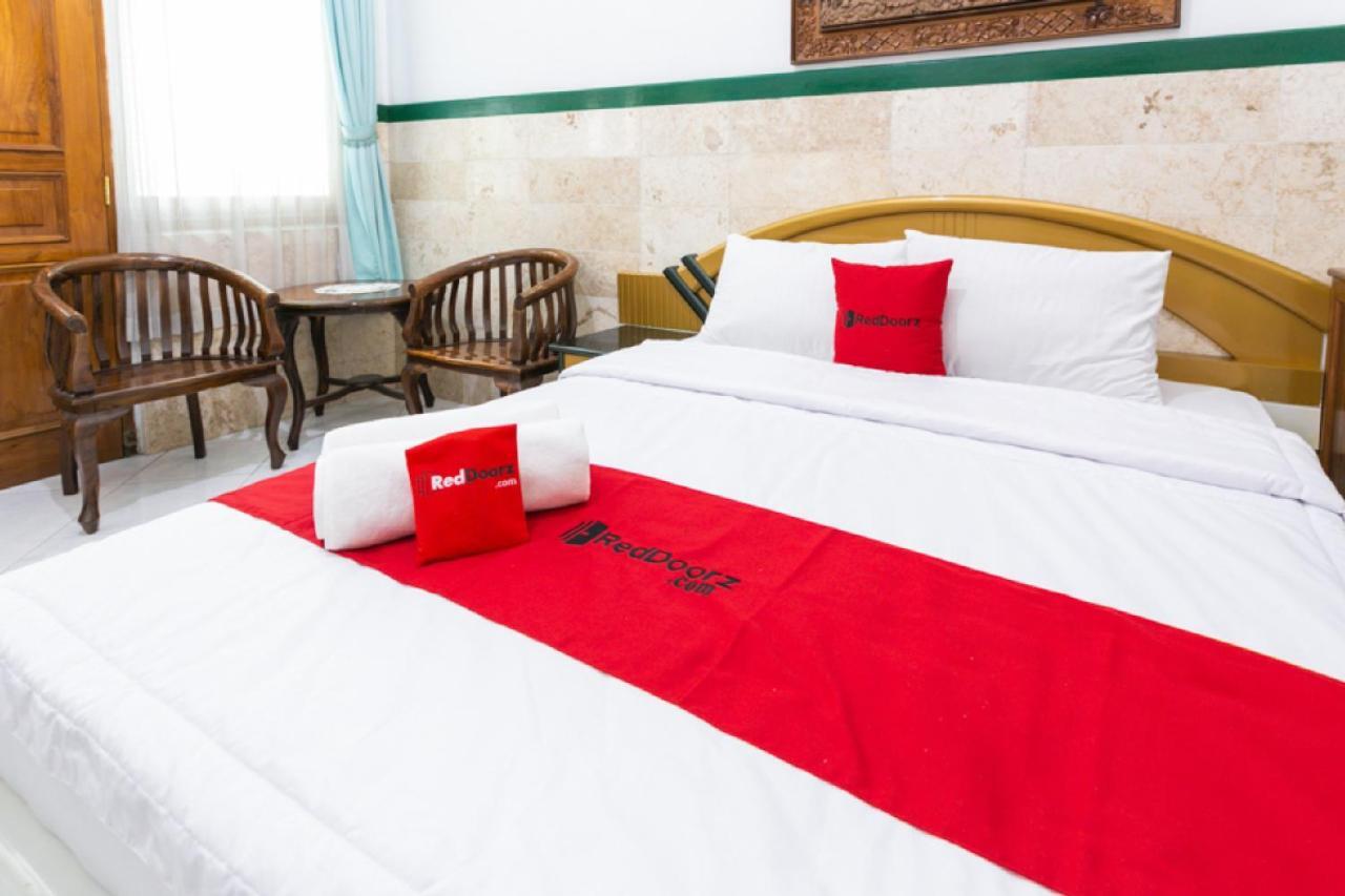 Hotel Reddoorz Syariah Near Alun Alun Magelang Bayeman Exterior foto